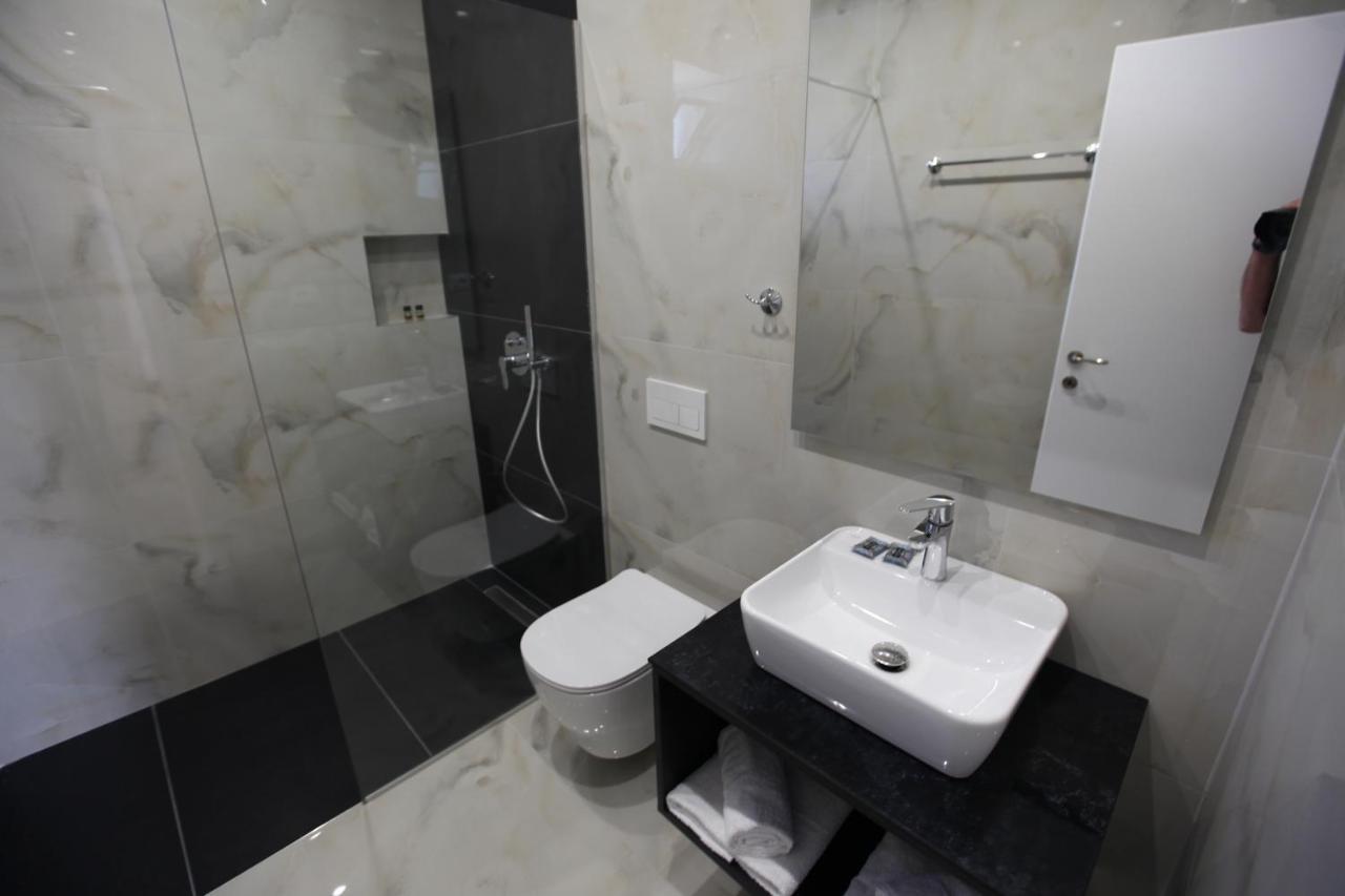 Sea Breeze Villa Sarande Exterior photo