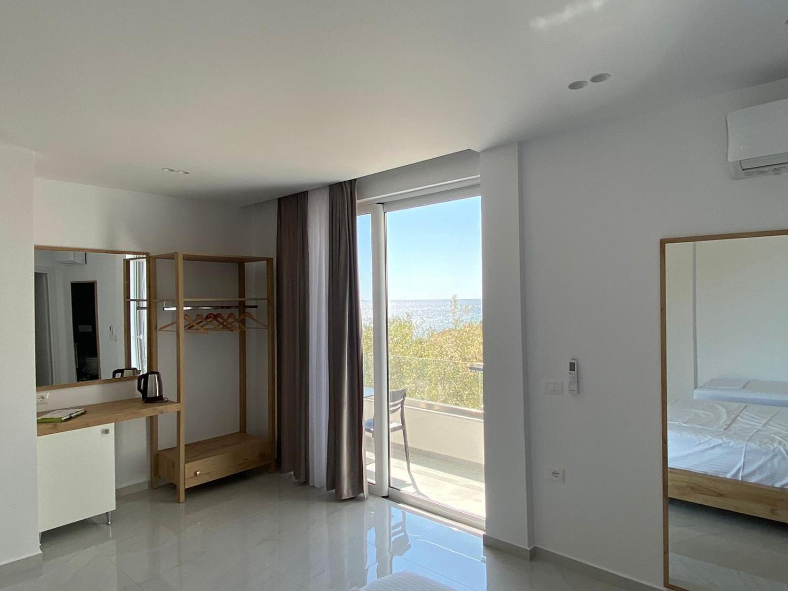 Sea Breeze Villa Sarande Room photo