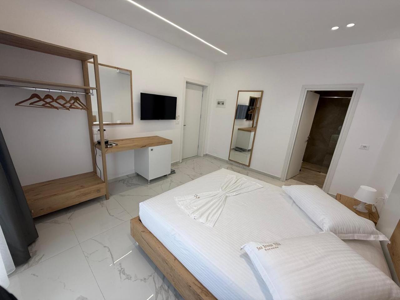 Sea Breeze Villa Sarande Exterior photo